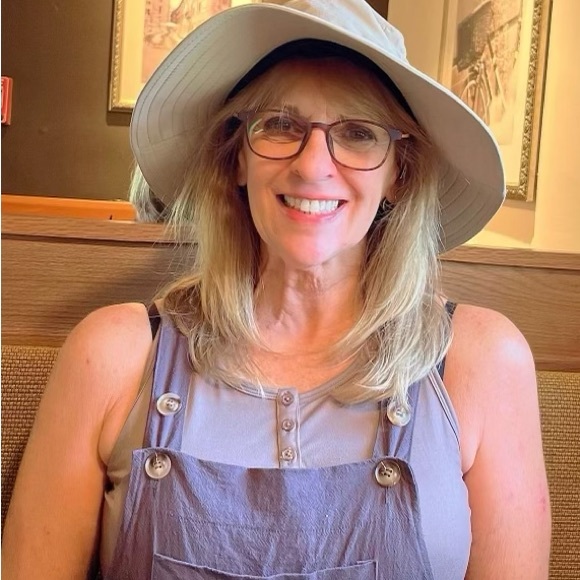 Meet your Posher, Carolann - Picture 3 of 7